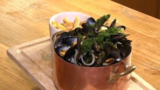 Recette  les moules frites [upl. by Woody]